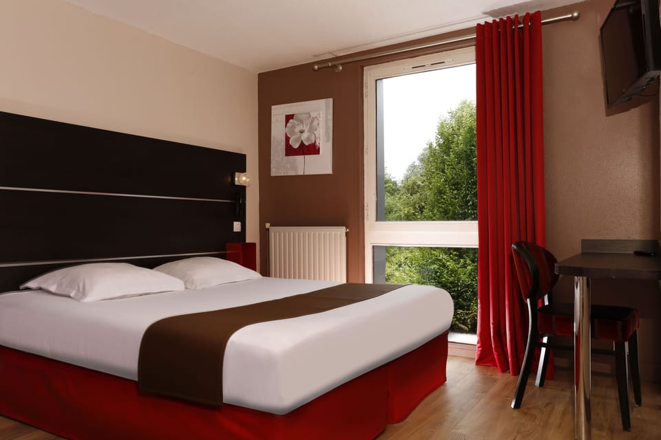 Standard Double Room | Desk, laptop workspace, soundproofing, free WiFi