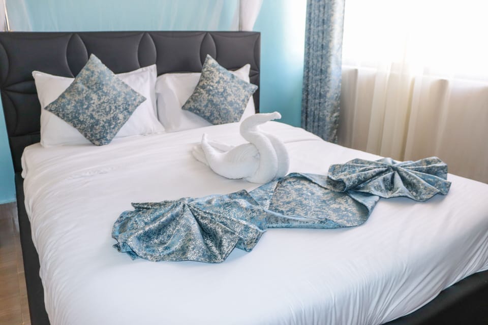 Deluxe Single Room | Premium bedding, desk, laptop workspace, free WiFi