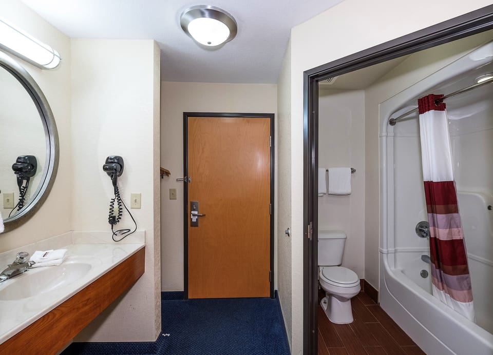 Hair dryer, towels