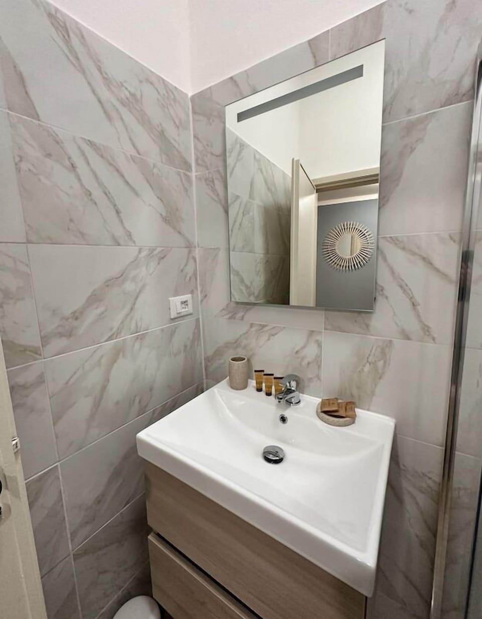Basic Studio | Bathroom | Shower, hair dryer, towels