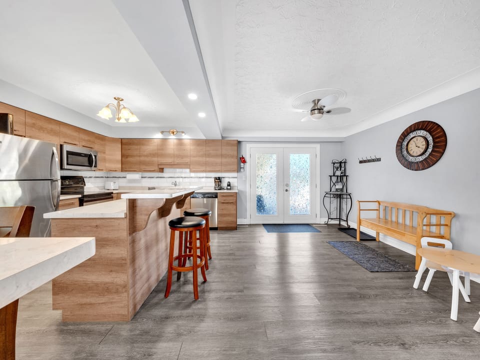 Family House | Private kitchen | Full-size fridge, microwave, oven, stovetop