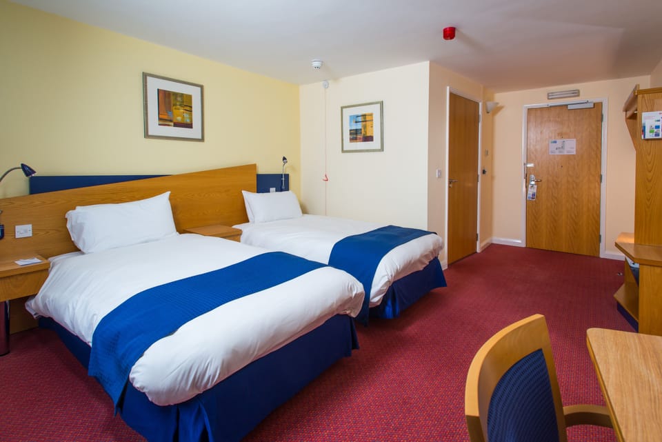 Standard Room, 2 Twin Beds, Accessible (Free Hot Breakfast) | Desk, iron/ironing board, free cribs/infant beds, free WiFi