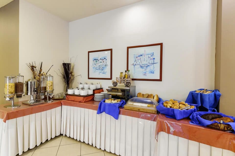 Free WiFi, bed sheets