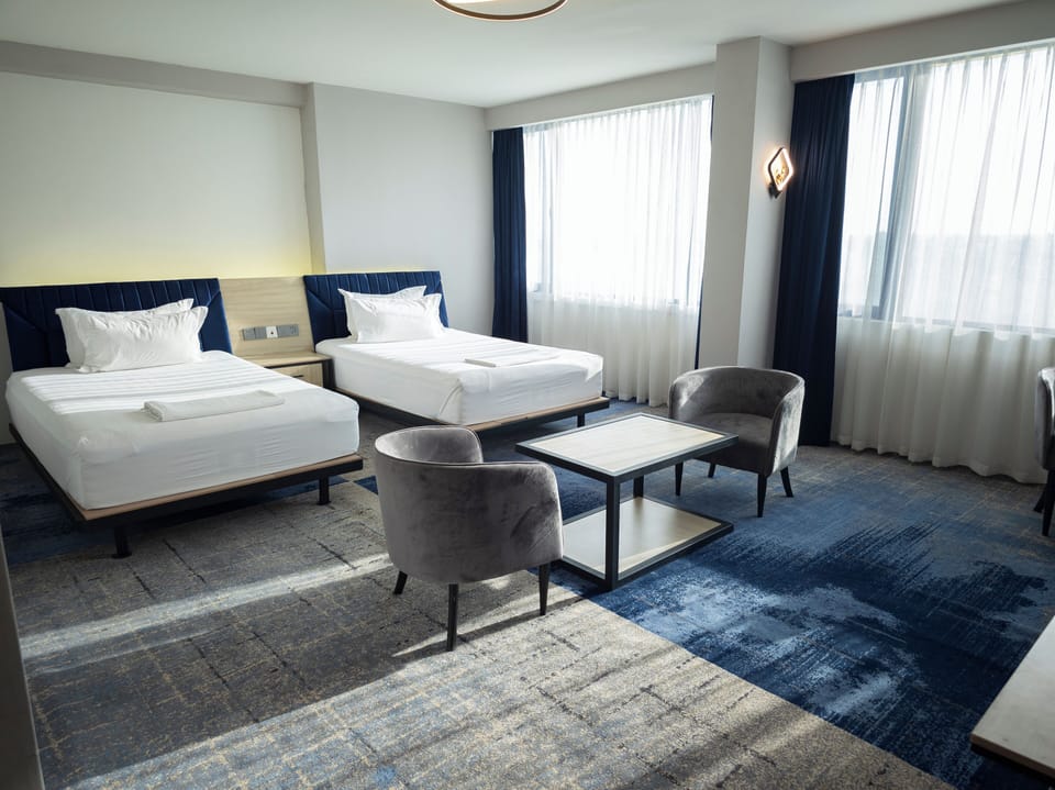 Deluxe Double or Twin Room | Desk, laptop workspace, WiFi (free)