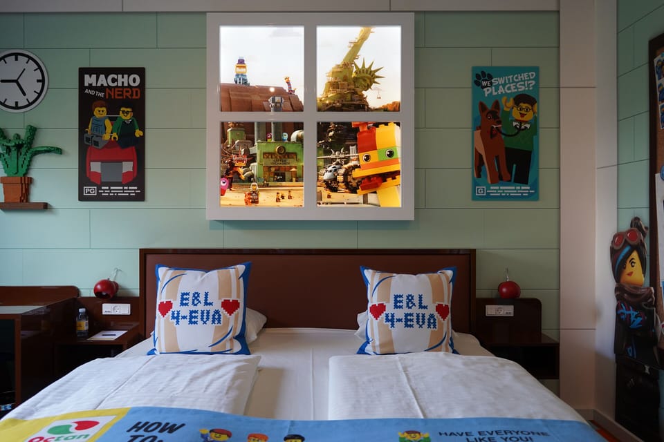 LEGO® Movie Room | Hypo-allergenic bedding, individually decorated, individually furnished