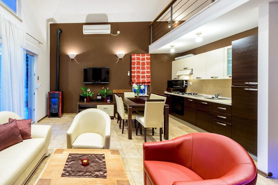 Villa (2 Bedrooms) | Private kitchen | Fridge, oven, toaster, freezer