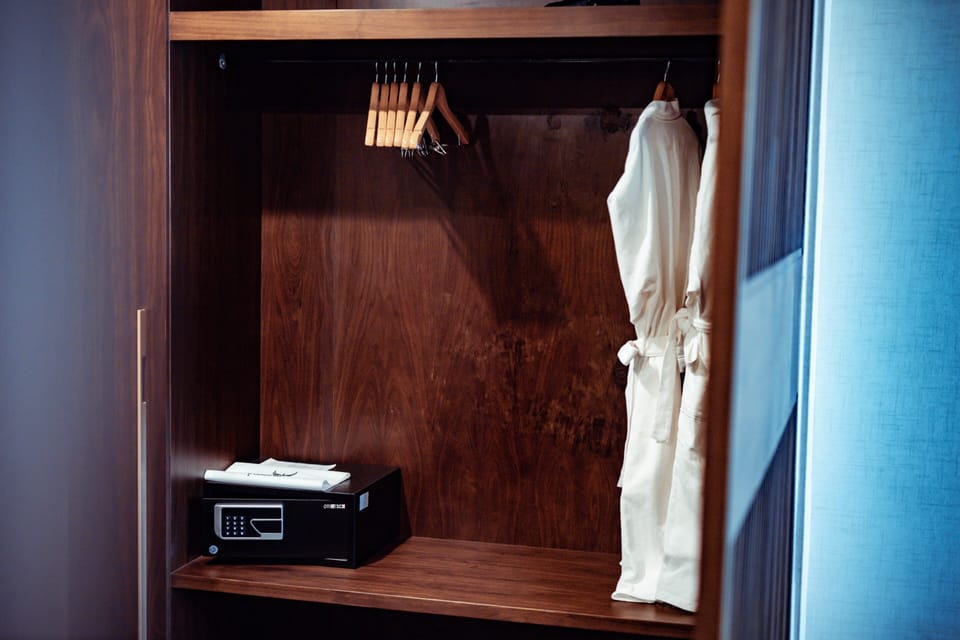 Executive Room | Wardrobe
