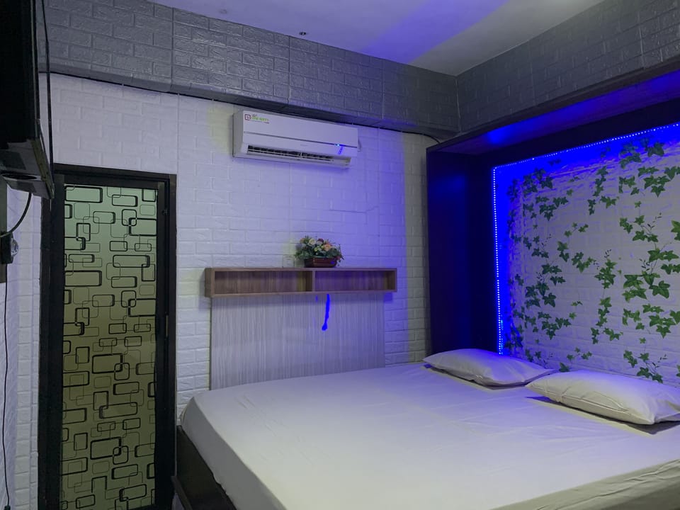 Standard Double Room | WiFi (free), bed sheets