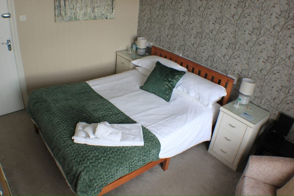 Double Room, 1 King Bed (1st Floor) | Bed sheets