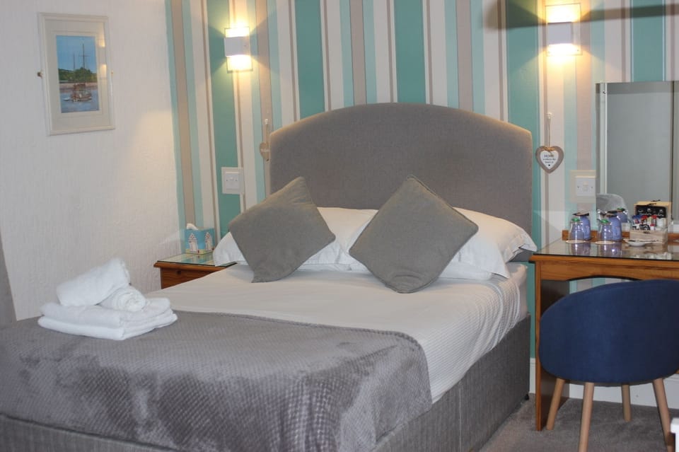 Double Room (1st Floor) | Bed sheets