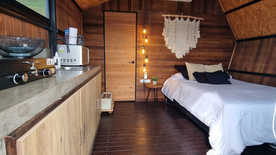 1 bedroom, premium bedding, down comforters, free WiFi