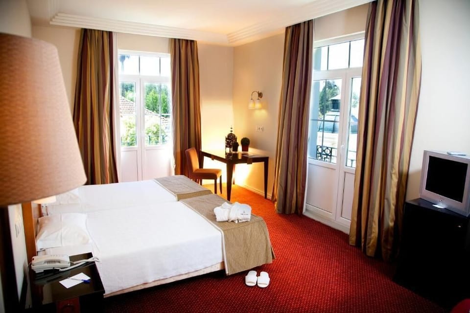 Minibar, in-room safe, soundproofing, free WiFi