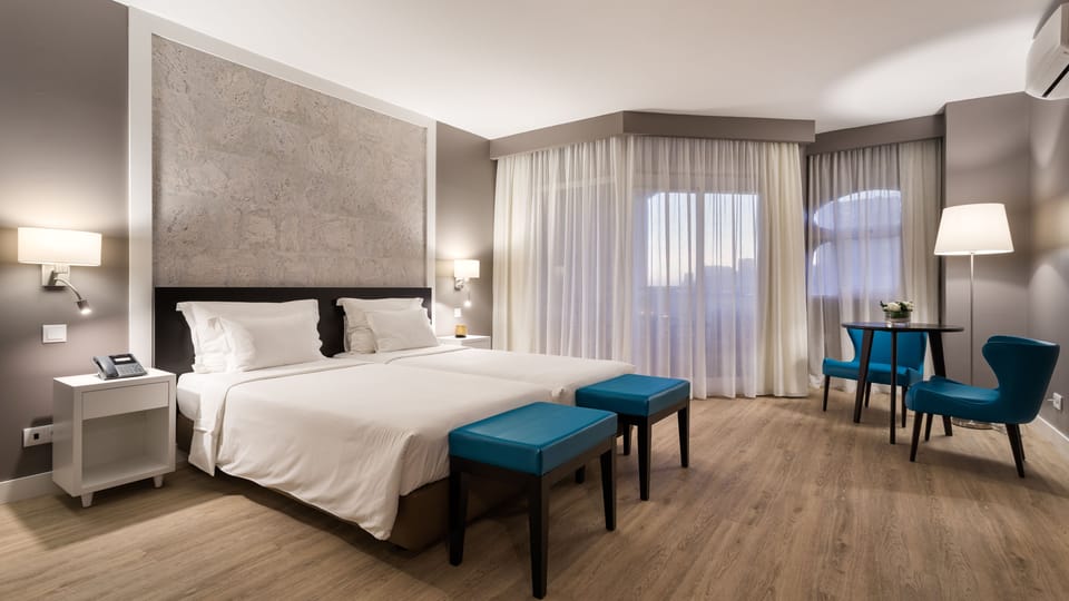 Double or Twin Room | In-room safe, desk, blackout drapes, soundproofing