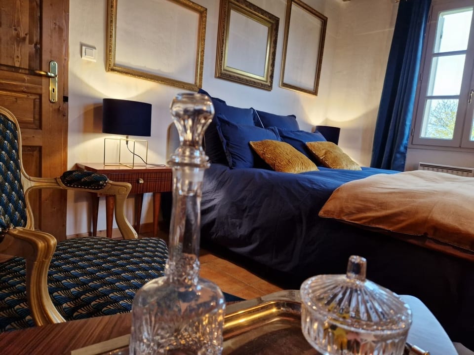 Double Room, Shared Bathroom, Garden View | Free WiFi, bed sheets