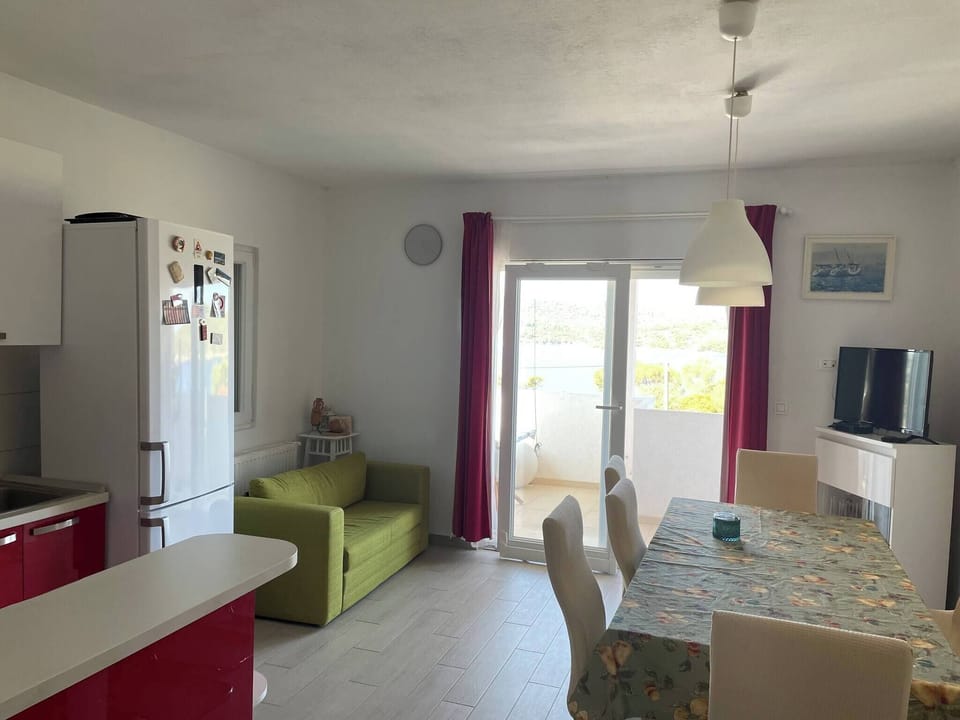Apartment, 2 Bedrooms, Smoking, Balcony | Interior