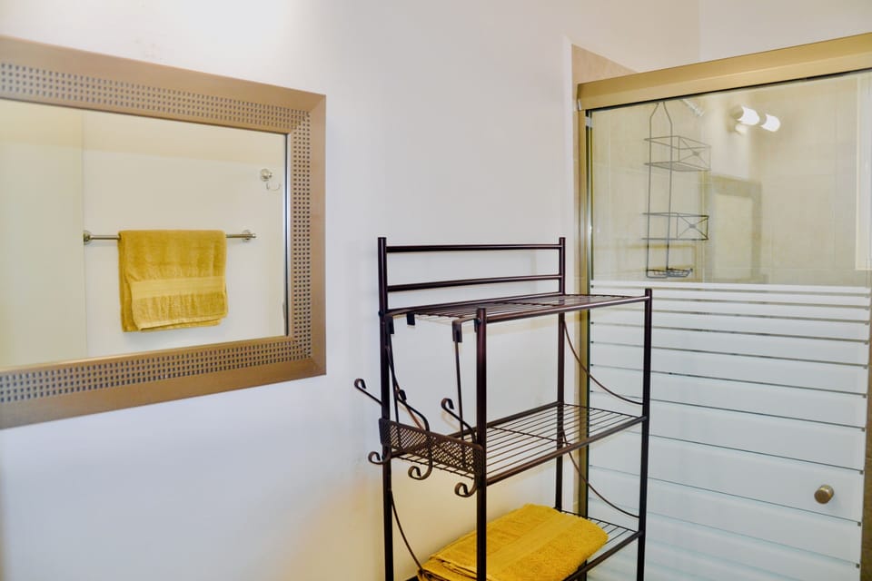 Apartment, 2 Bedrooms, Smoking, Balcony | Interior