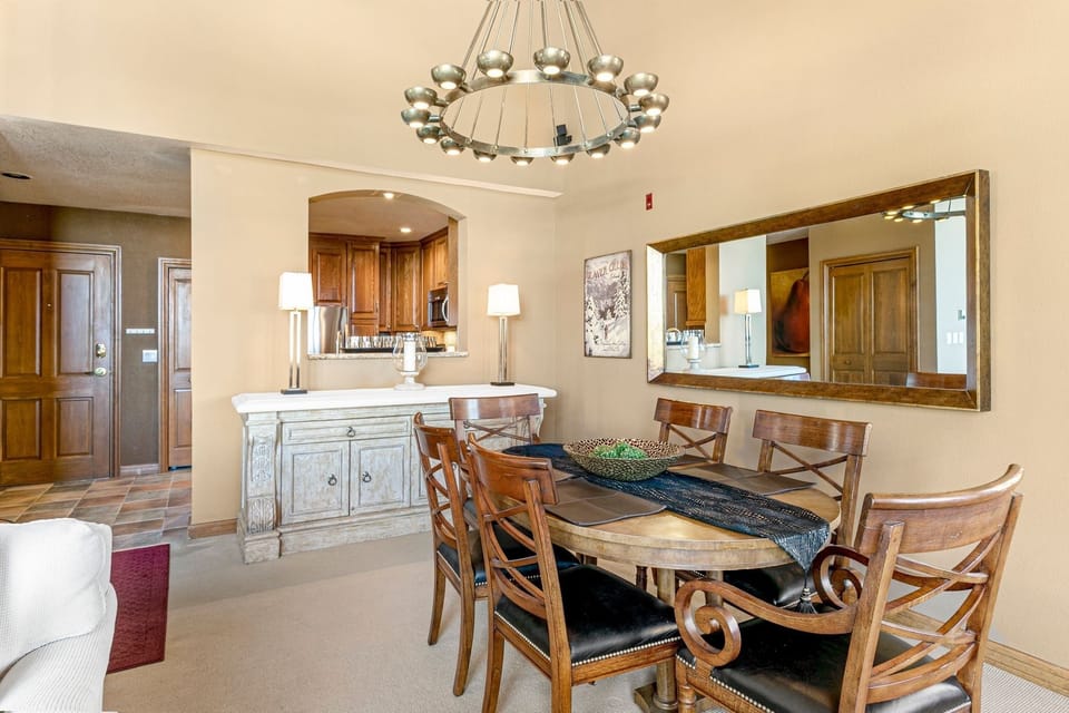 Condo, 3 Bedrooms | Dining