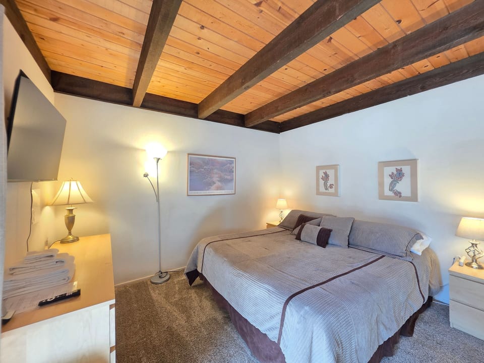 Condo, 3 Bedrooms | 3 bedrooms, free WiFi, bed sheets