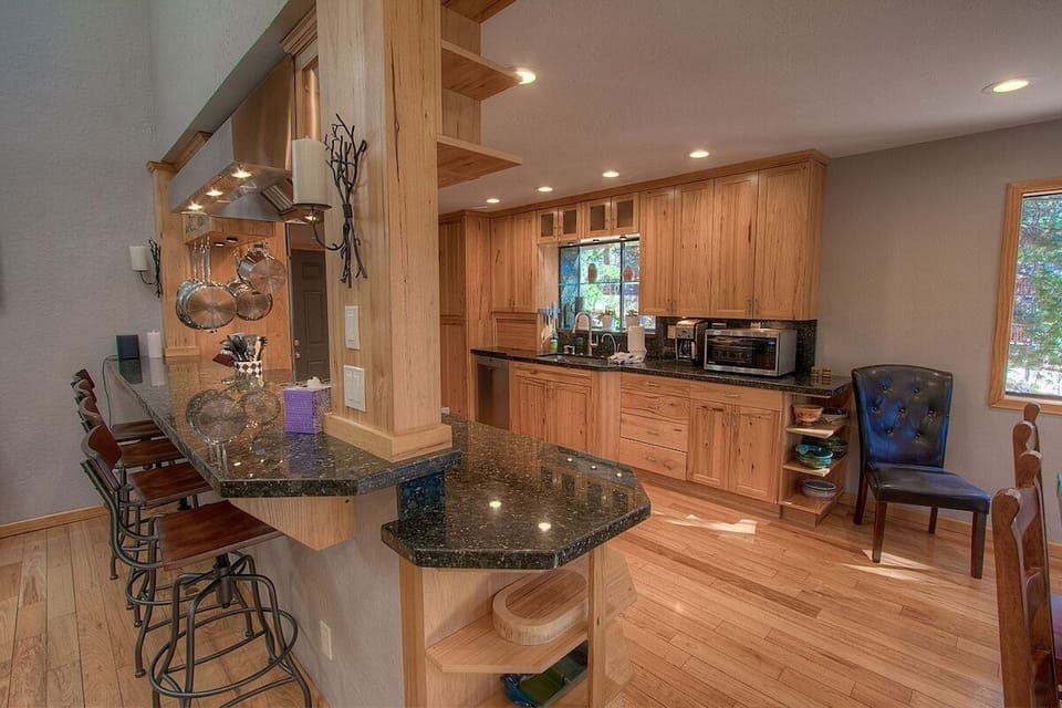 House, 4 Bedrooms | Private kitchen | Fridge, coffee/tea maker, toaster