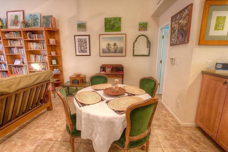 Condo, 3 Bedrooms | Dining