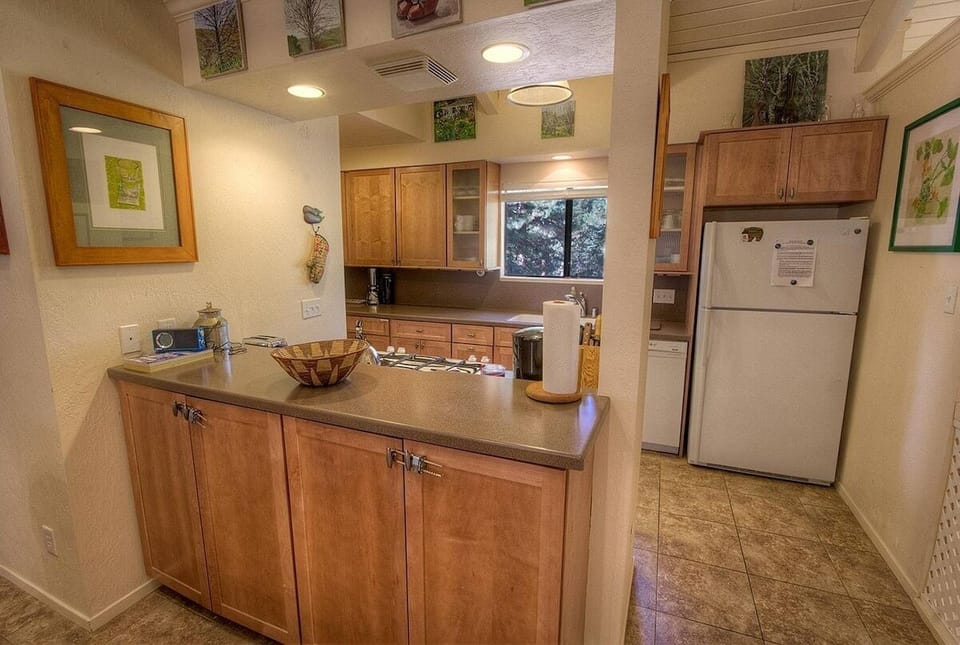 Condo, 3 Bedrooms | Private kitchen | Fridge, coffee/tea maker, toaster