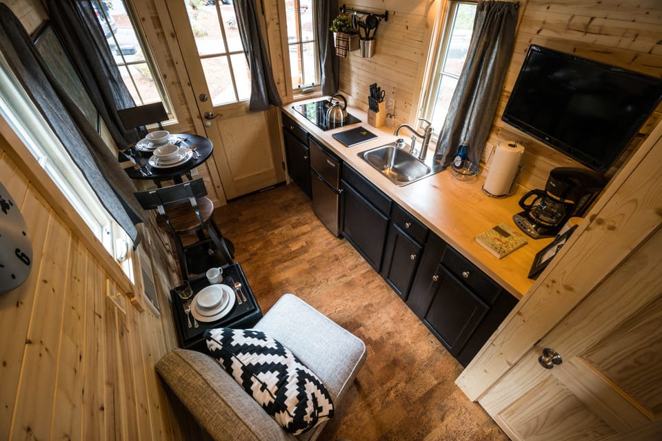 House, 1 Bedroom (No Pets, Tiny House, Linens Included) | Private kitchenette | Coffee/tea maker, dining table