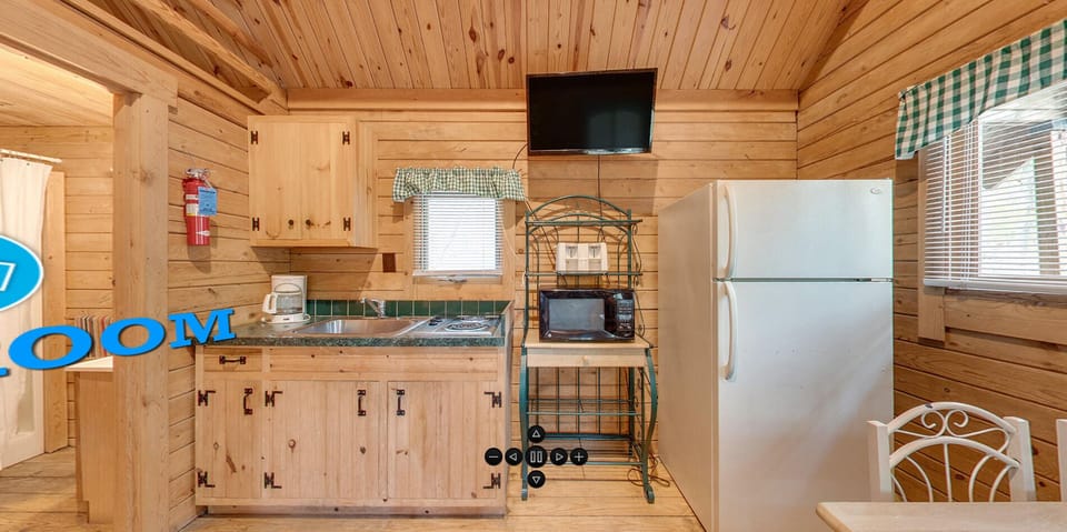 Cottage, 1 Bedroom, Non Smoking, Kitchen (Linens Not Provided) | Private kitchen | Fridge, microwave, stovetop, toaster