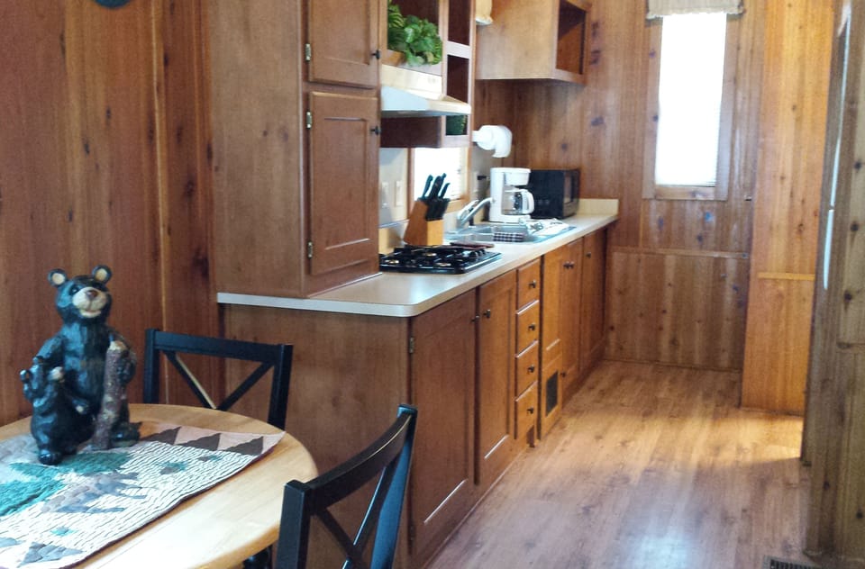 Cabin, Multiple Beds, Non Smoking (Linens Available) | WiFi (free)