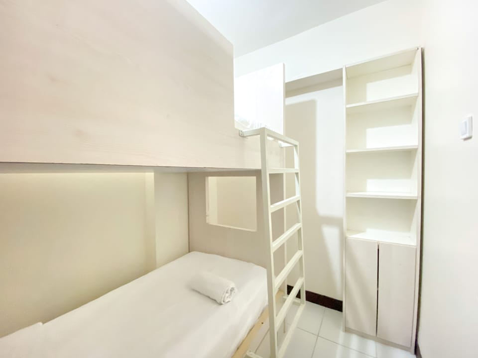 Deluxe Apartment, 2 Bedrooms | 2 bedrooms, individually decorated, individually furnished, free WiFi