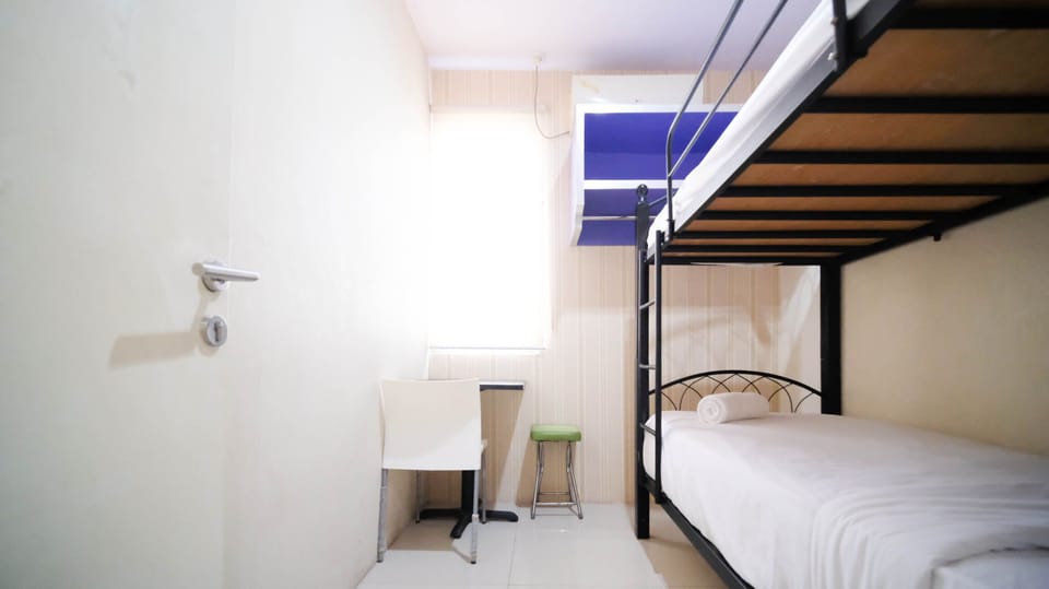 Deluxe Apartment, 2 Bedrooms | 2 bedrooms, individually decorated, individually furnished, free WiFi