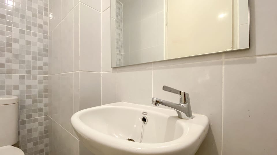 Deluxe Apartment | Bathroom