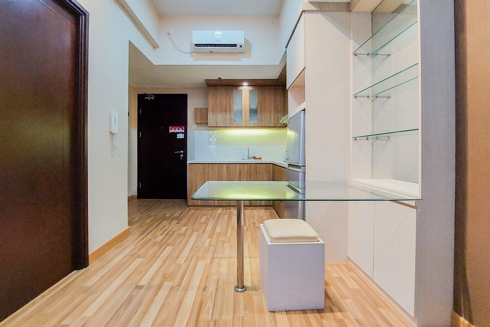 Deluxe Apartment, 1 Bedroom | Private kitchen | Full-size fridge, stovetop