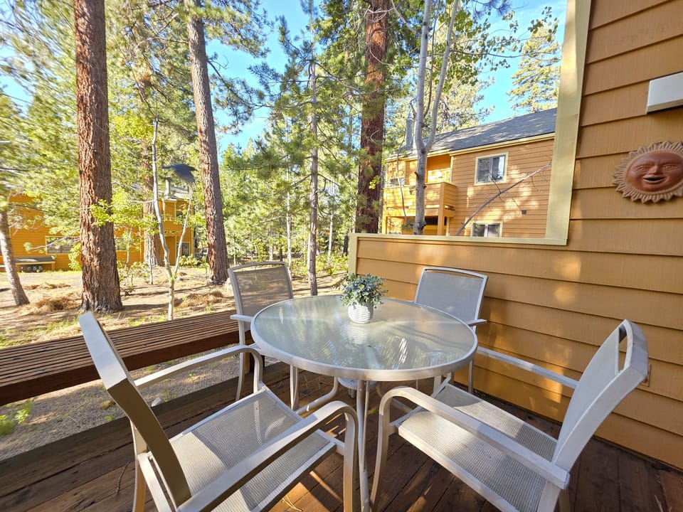 Apartment, 2 Bedrooms | Outdoor dining