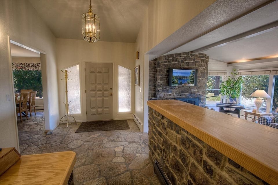 House, 4 Bedrooms | Living area