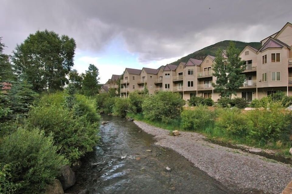 Condo, 1 Bedroom | Property grounds