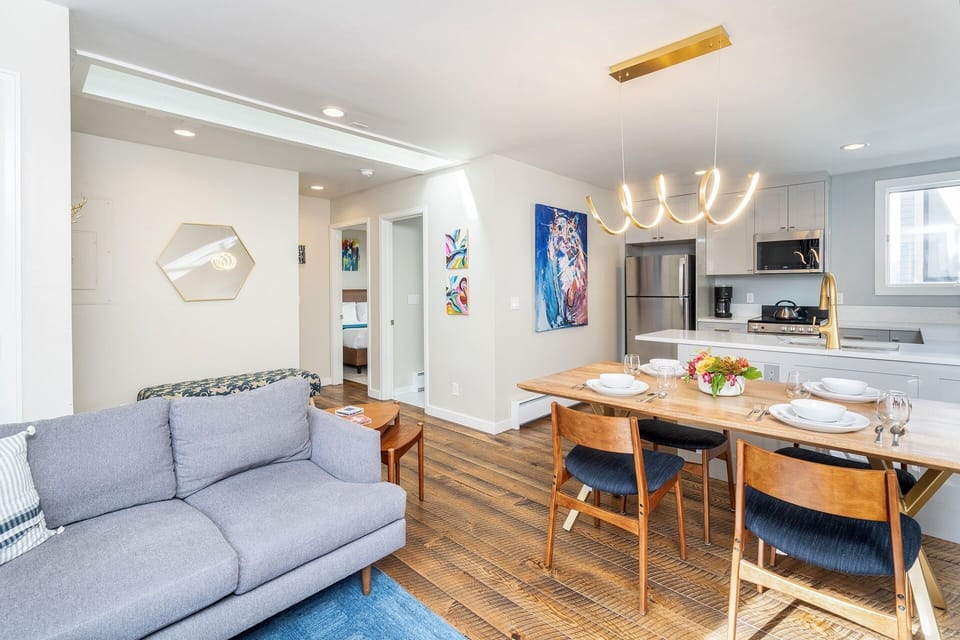 Condo, 2 Bedrooms | Dining