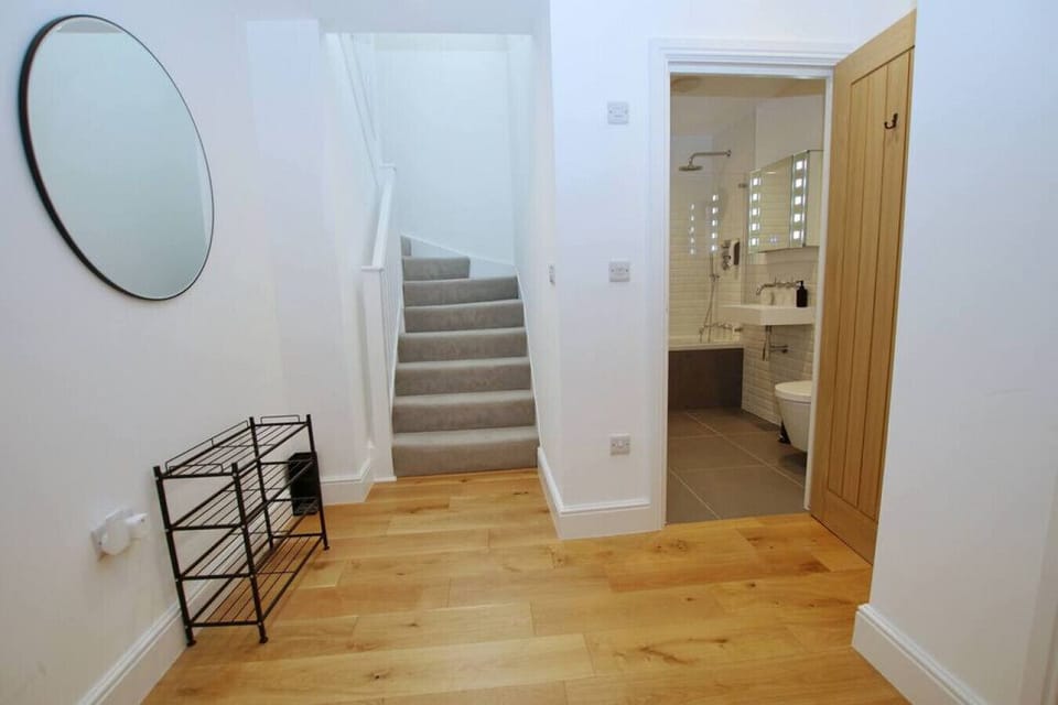 Sea View Terrace Near Beach 2 Apartments House in Worthing