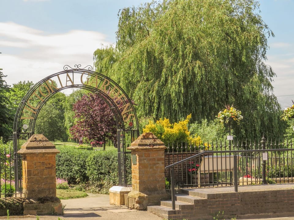 Cottage | Property grounds