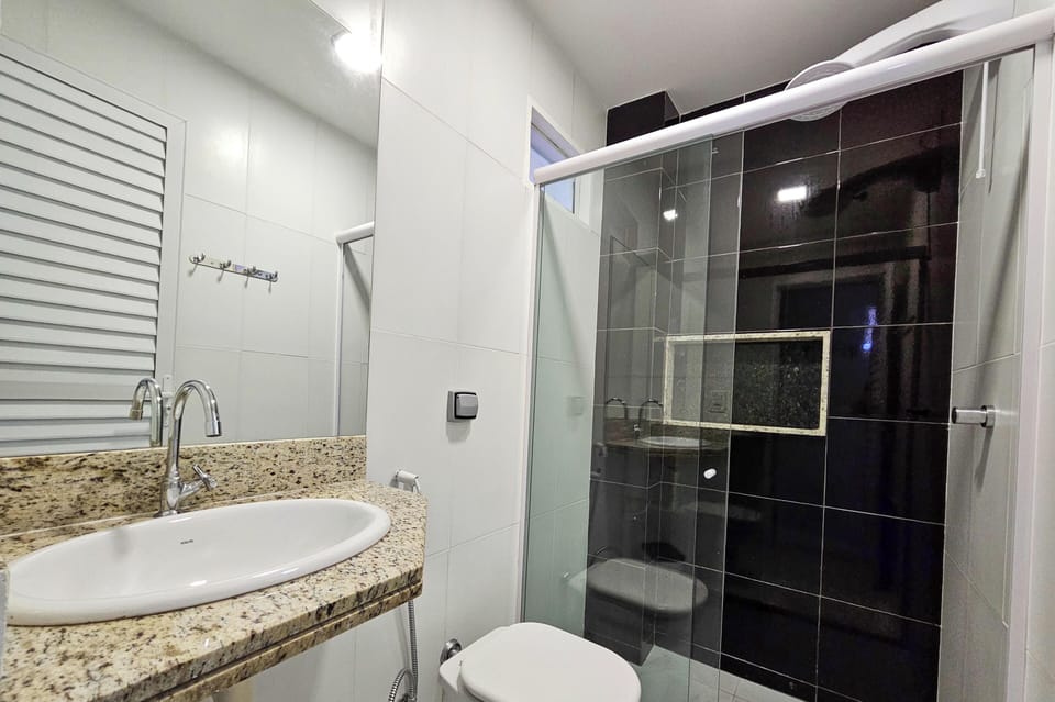 Shower, towels