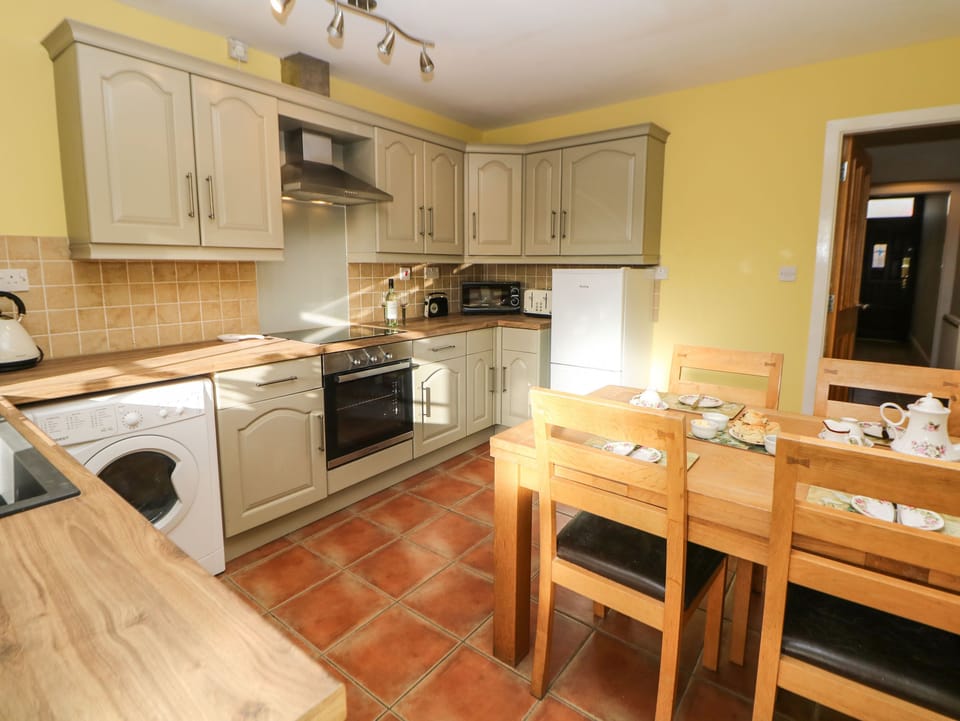 Fridge, dishwasher, electric kettle, toaster