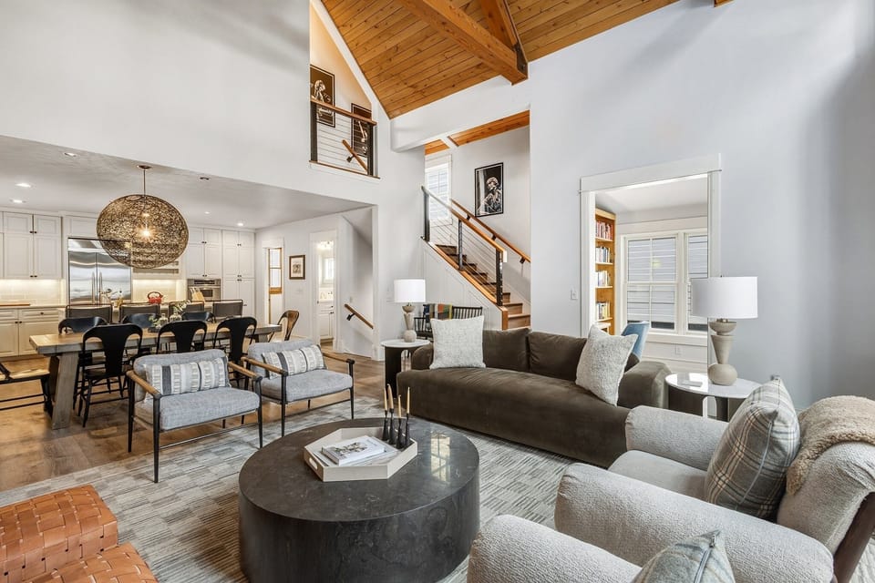 House, 4 Bedrooms | Living area