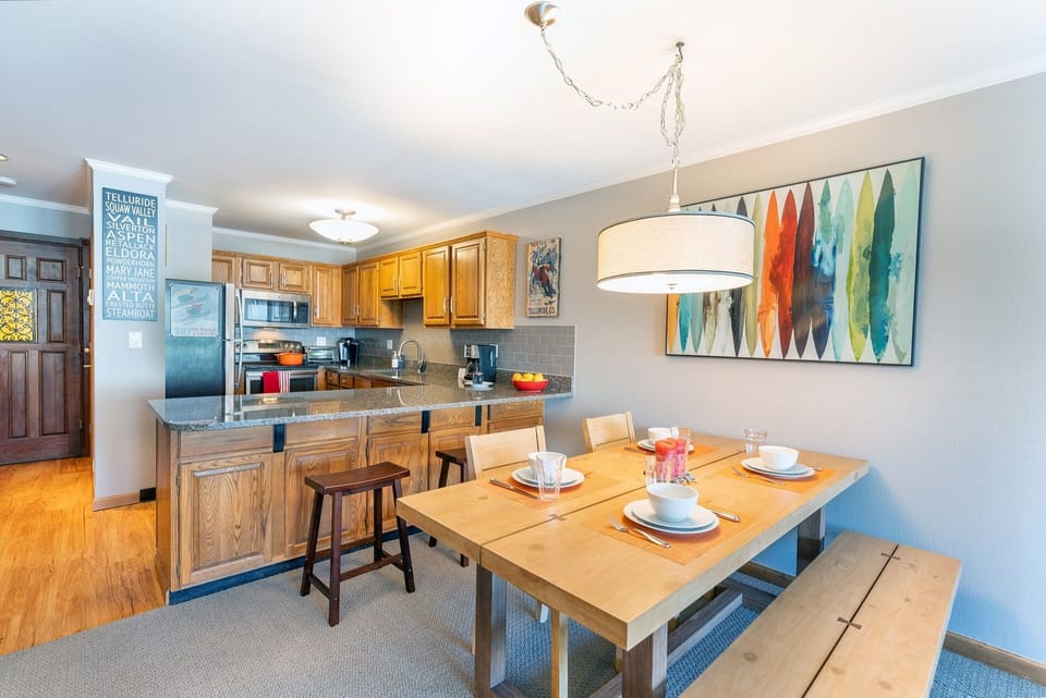 Condo, 2 Bedrooms | In-room dining