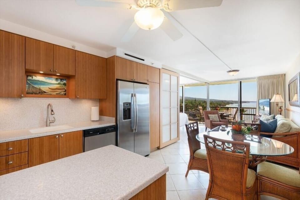 Condo, 2 Bedrooms | Private kitchen | Fridge, oven, coffee/tea maker