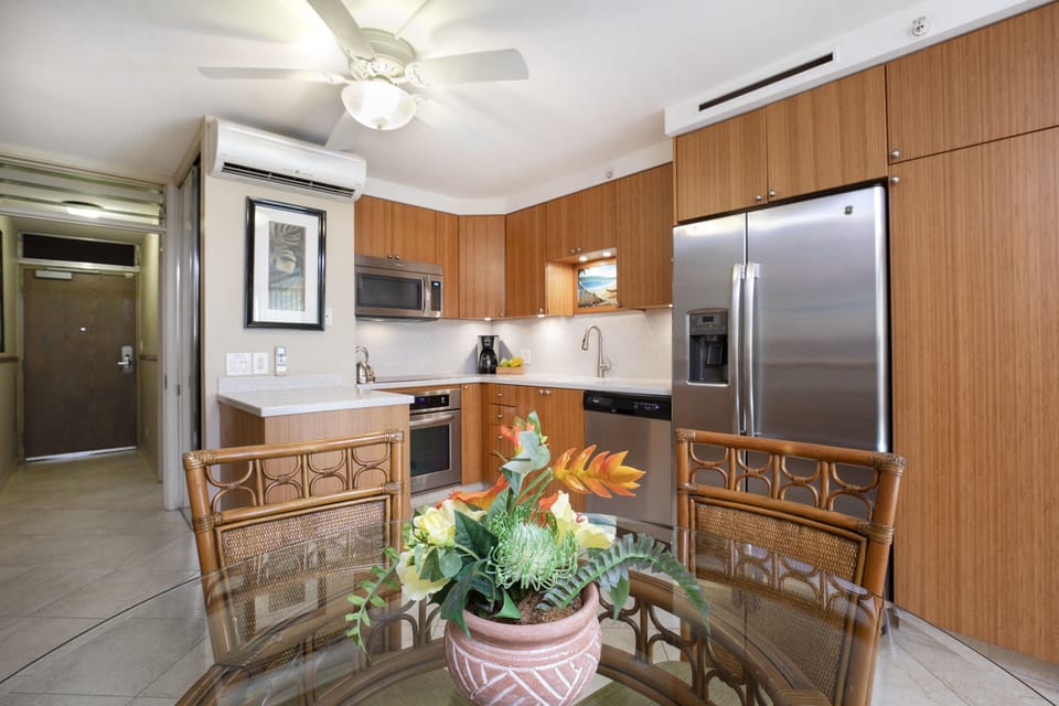House, 1 Bedroom | Private kitchen | Coffee/tea maker, fridge, oven, toaster