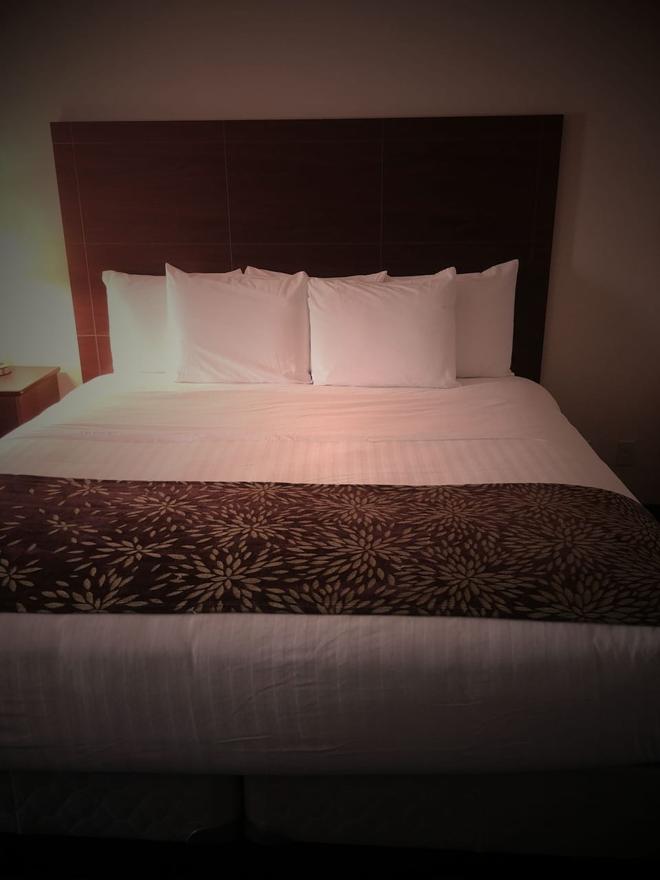Room, 1 King Bed, Non Smoking | Premium bedding, desk, laptop workspace, blackout drapes