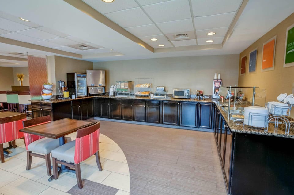Free daily buffet breakfast