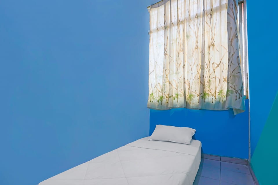 Economy Single Room | Desk, WiFi (free), bed sheets