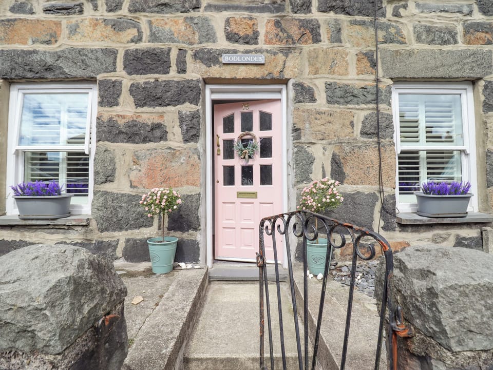 Cottage | Property grounds