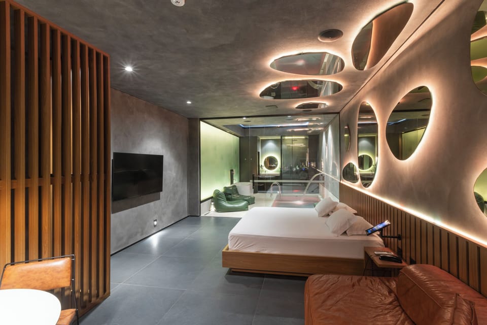 Deluxe Apartment, 1 King Bed | Premium bedding, minibar, individually furnished, free WiFi