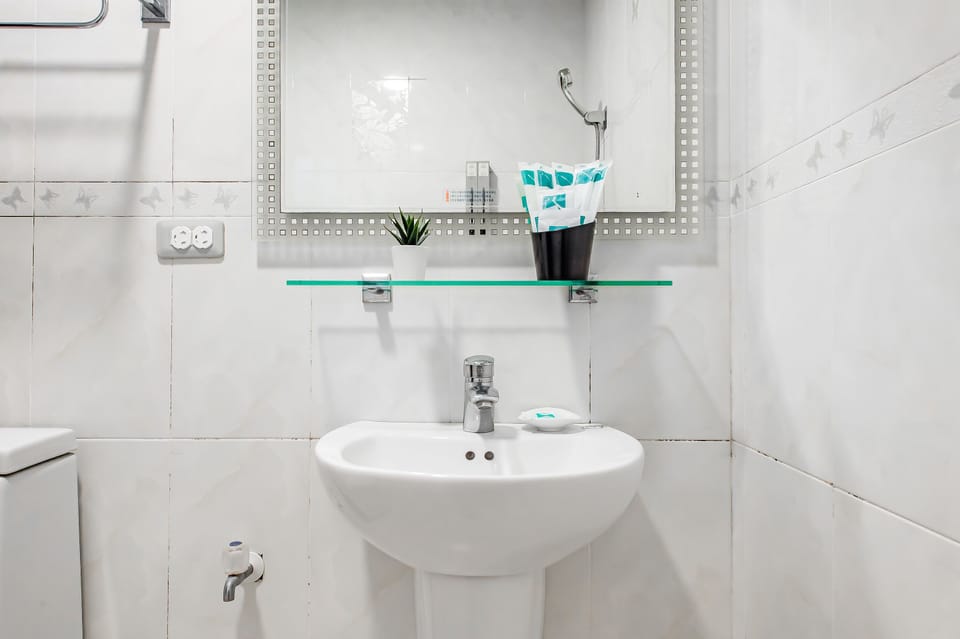 Quadruple Room, Balcony | Bathroom | Shower, hair dryer, towels, shampoo